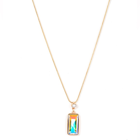 Jewelry - Elegant Gold Iridescent Necklace